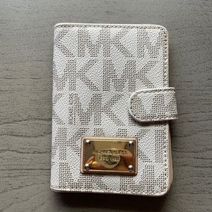 Michael Kors card carrier